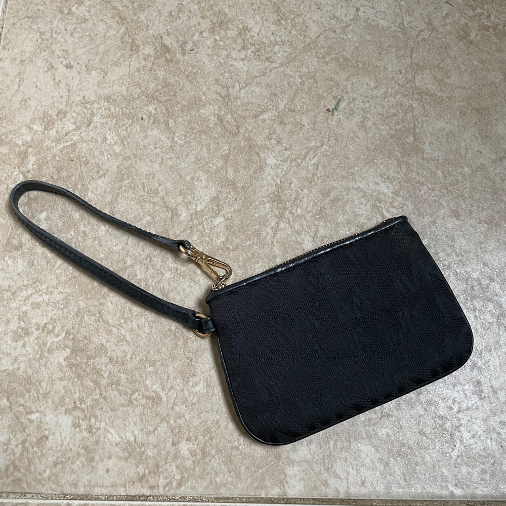 Black Michael Kors card holder